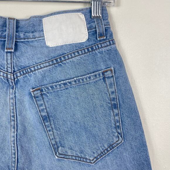 GRLFRND Distressed Quinn High Rise 90s Boyfriend Shorts in Santa Barbara - Picture 9 of 12